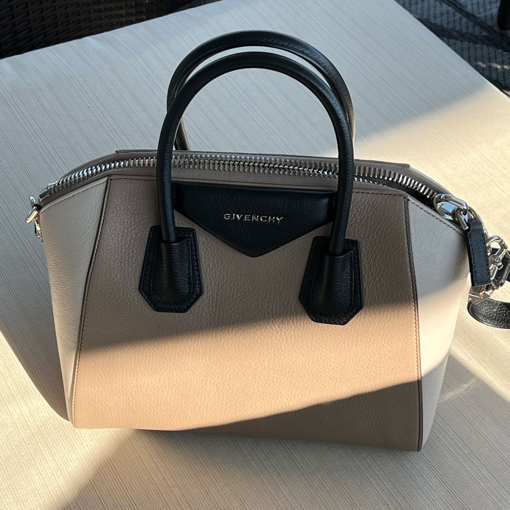 Rare GIVENCHY tricolor antigona bag